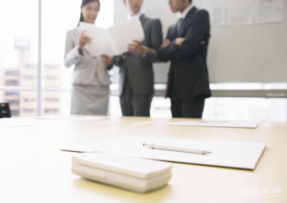 办公室装修节省空间的方案，看看小黄片大全下载装饰如何做