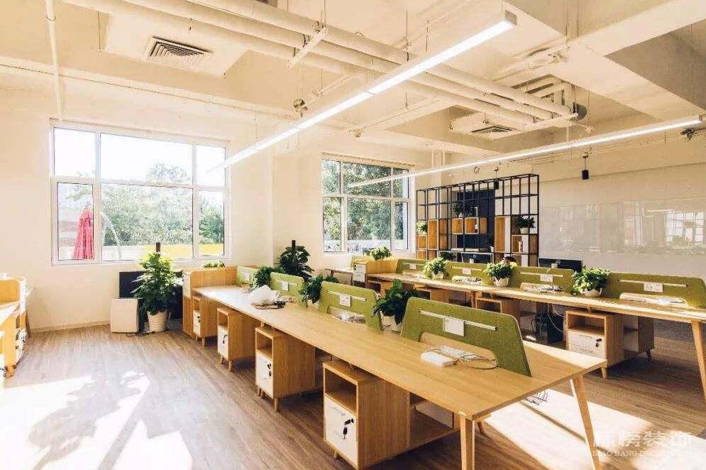 深圳办公室装修完成后如何进行保洁工作？